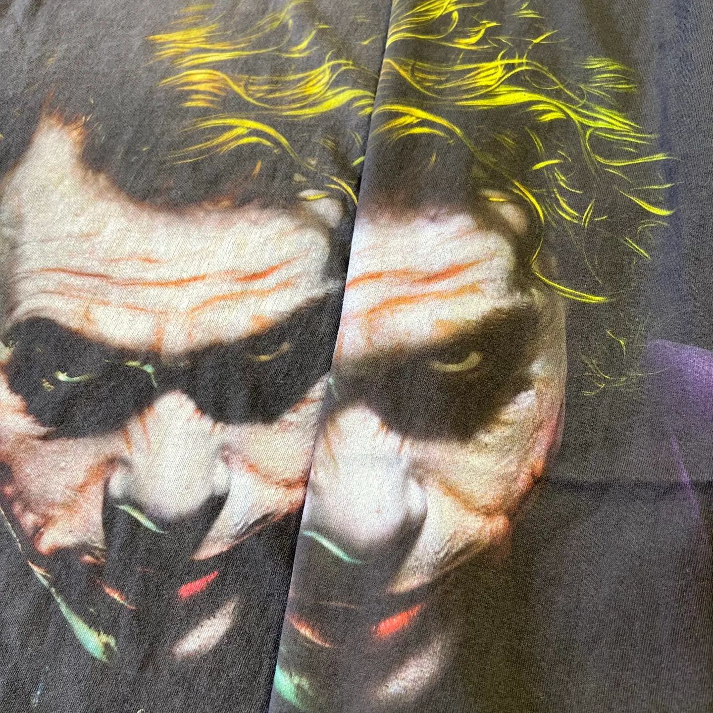 ⚠️This season's most important Batman and Joker IP collaboration SAINT Mxxxxxx x The Dark Knight BTM SS TEE /JOKER/BLACK Dark Knight Batman co-branded Joker character TEE Washed black S-XL Assute ready-to-wear dyeing, faded, re-washed and distressed, authentic proofing, custom-woven correct main mark, washed mark, difference between pictures and production, top-notch printing technology, God restores every pore of the Joker's headshot